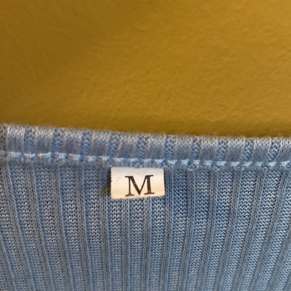 Woman size medium - Picture 3 of 5